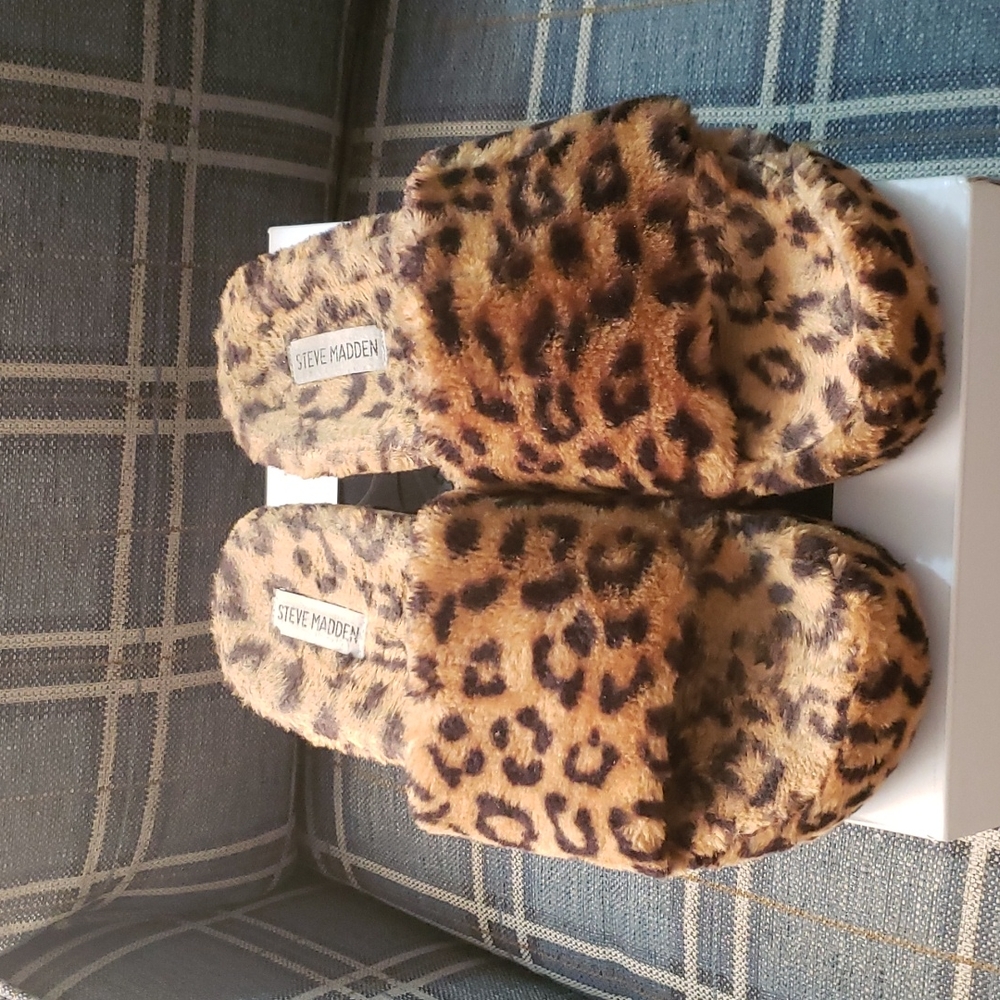 Slippers,  FabFuzz, Leopard print, size 10